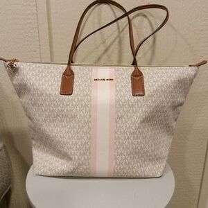 Michael Kors Jet Set Travel Handbag Large - Vanilla -pink